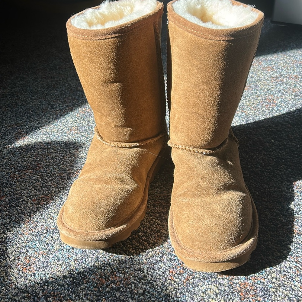 BRAND NEW BEARPAWS ellie short size 8